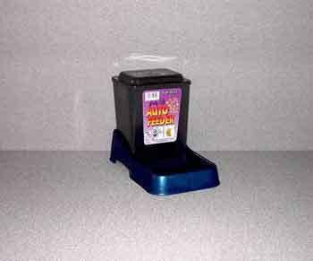 Van Ness Auto Feeder Small 3 Lb.