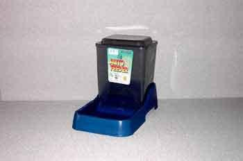 Van Ness Auto Feeder Medium 6 Lb.